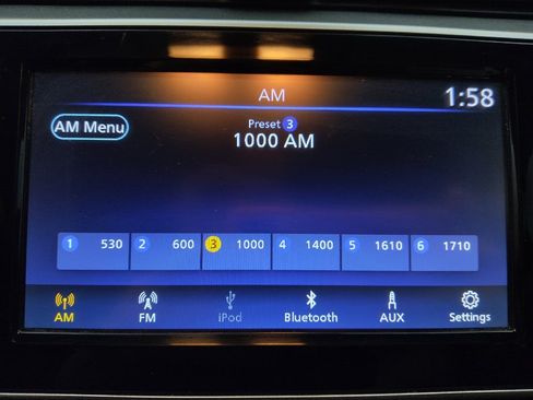 Used 2025 Nissan Versa S w/ Trunk Package image 25