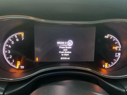 Used 2017 Jeep Grand Cherokee Limited AWD/4WD image 10