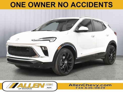 Used 2026 Buick Encore GX Sport Touring w/ Advanced Technology Package AWD/4WD image 1