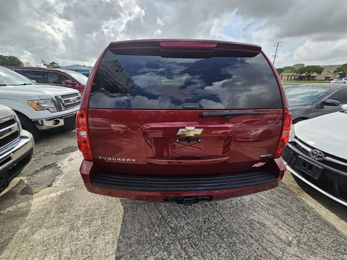 Used 2011 Chevrolet Suburban LT image 6