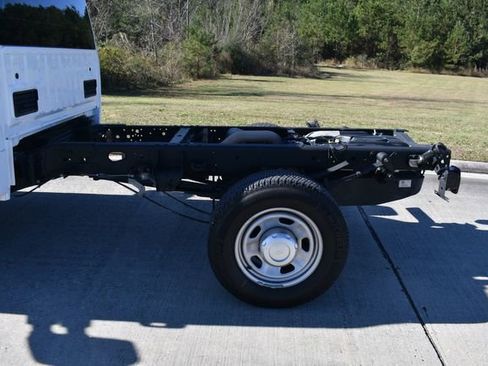 Used 2022 Ford F350 XL w/ Power Equipment Group image 9