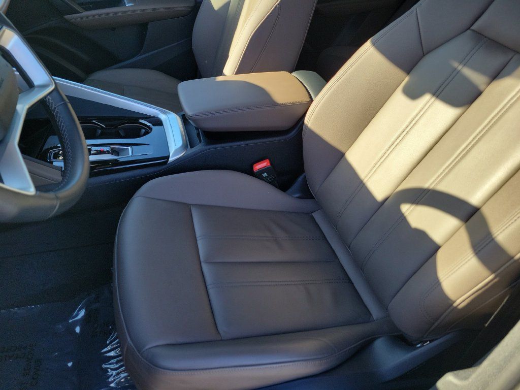 Used 2025 Audi Q5 Premium w/ Convenience Package AWD/4WD image 17
