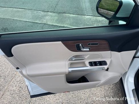 Used 2023 Mercedes-Benz GLB 250 w/ Premium Package image 20