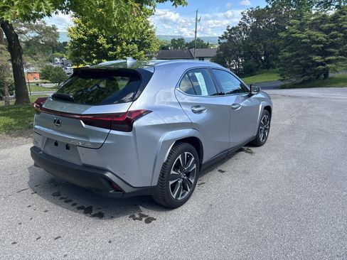 Used 2024 Lexus UX 250h AWD w/ Premium Package image 3