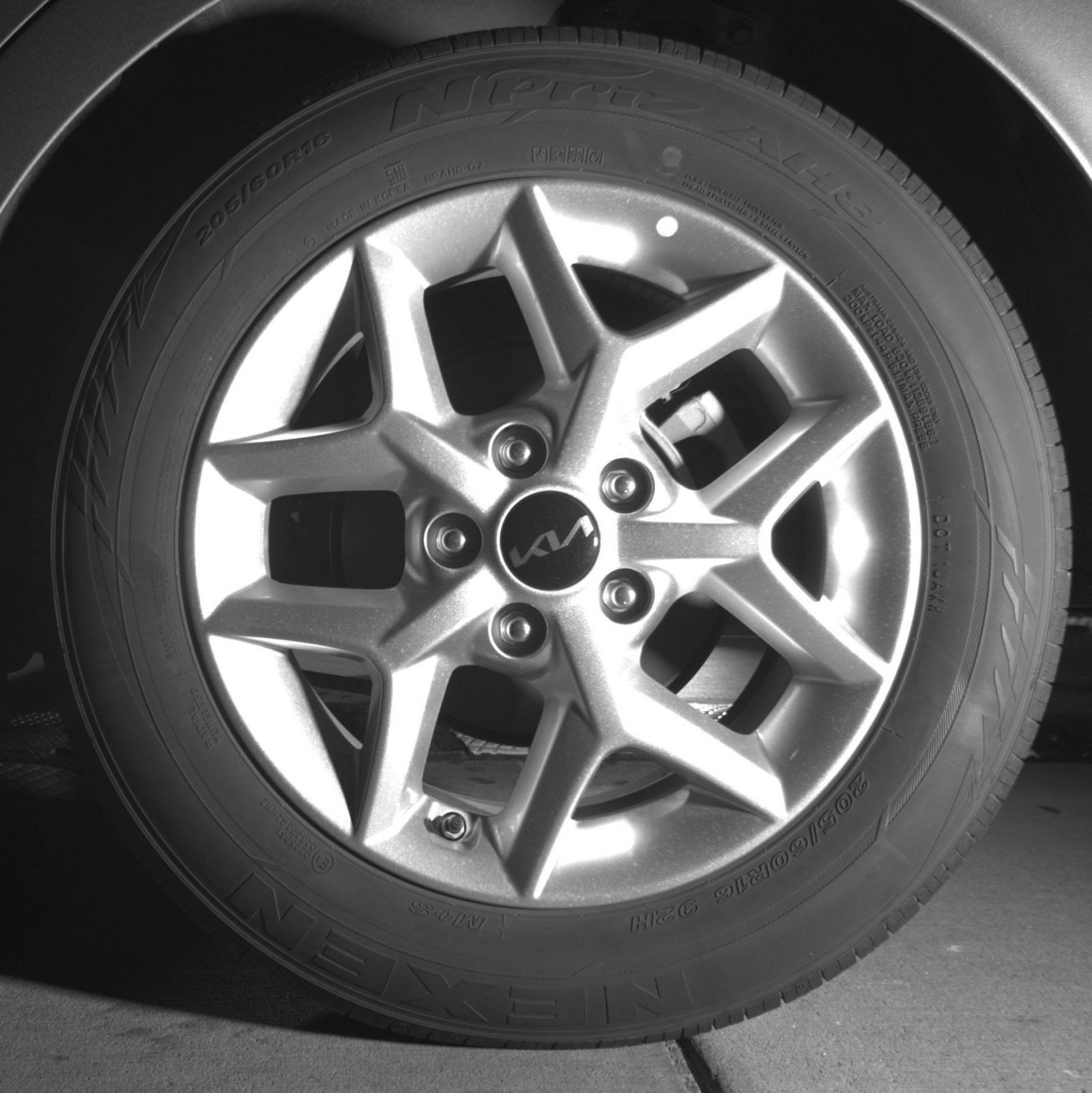 Used 2025 Kia Soul LX w/ LX Technology Package FWD image 16
