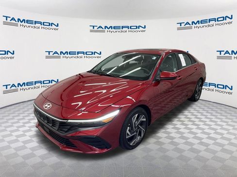 Used 2025 Hyundai Elantra SEL w/ Cargo Package FWD image 1
