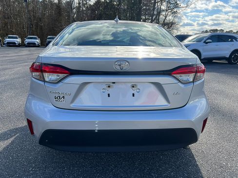 Used 2024 Toyota Corolla LE image 4