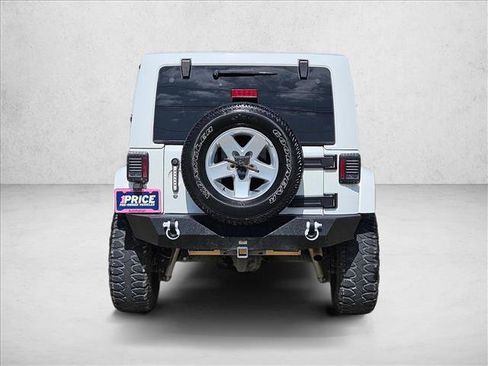 Used 2015 Jeep Wrangler Unlimited Sahara w/ Connectivity Group AWD/4WD image 6