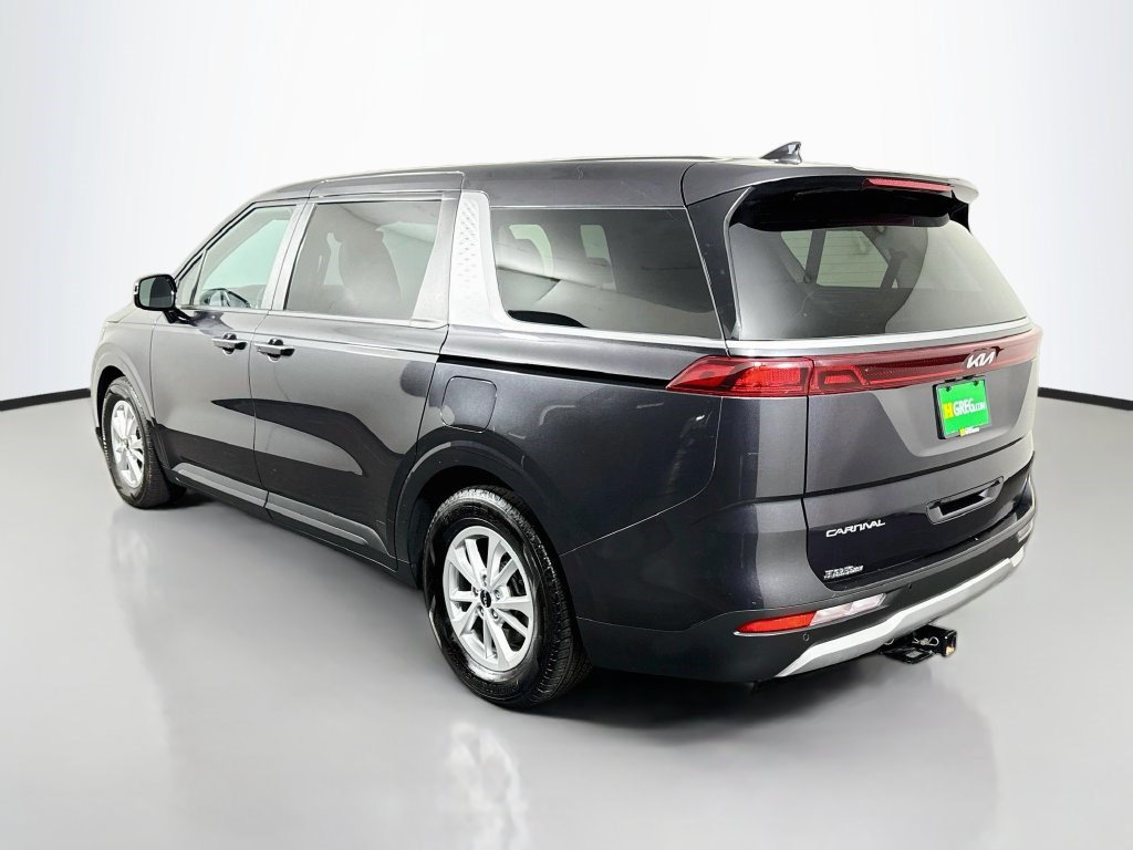 Used 2023 Kia Carnival LX FWD image 7