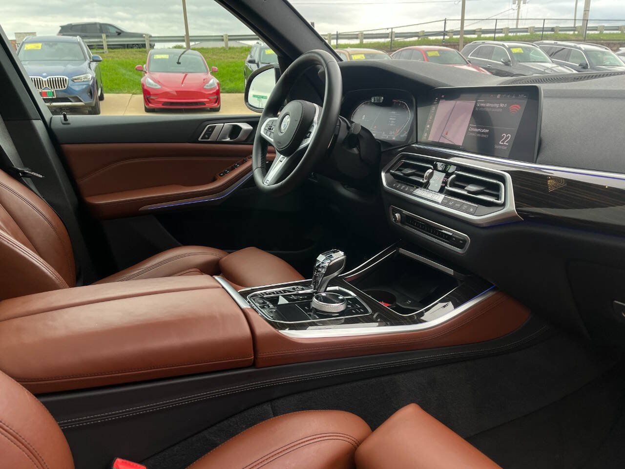 Used 2019 BMW X5 xDrive40i w/ M Sport Package AWD/4WD image 25