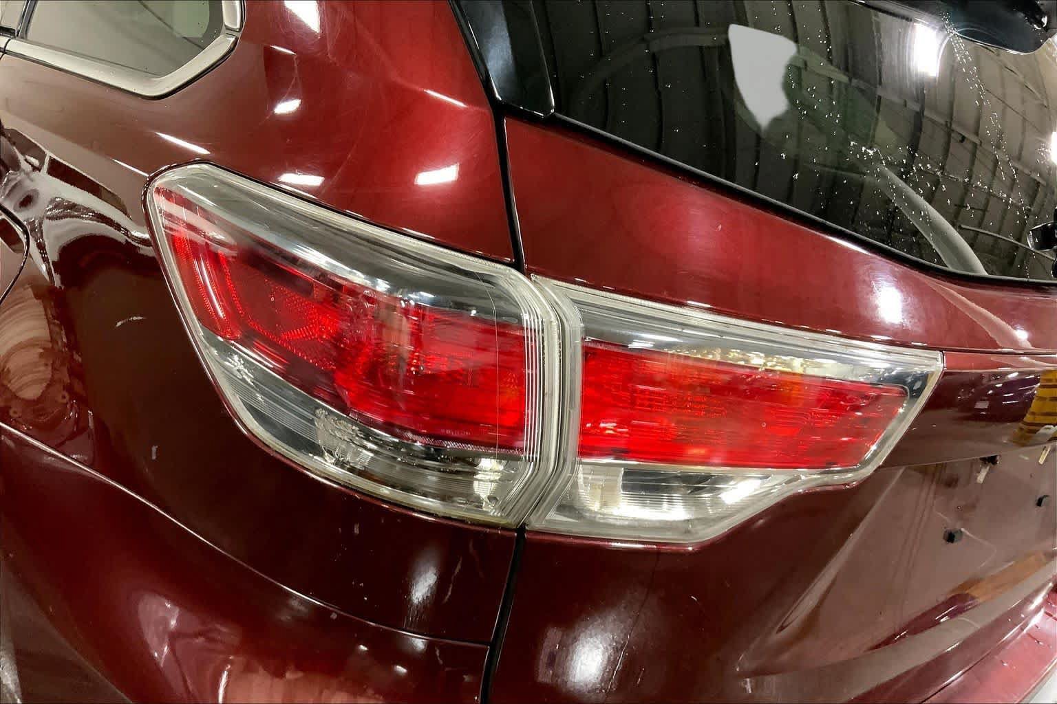 Used 2015 Toyota Highlander Plus AWD/4WD image 29
