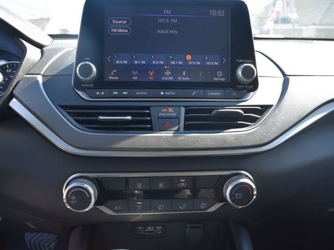 Used 2025 Nissan Altima 2.5 SR image 19