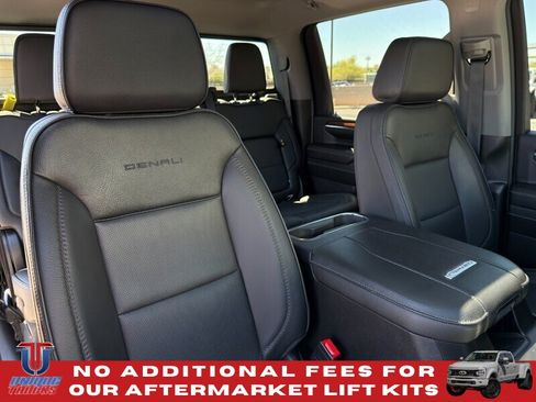 Used 2024 GMC Sierra 3500 Denali w/ Denali Reserve Package AWD/4WD image 31