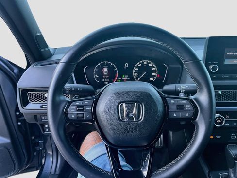 Used 2023 Honda Civic Sport image 11