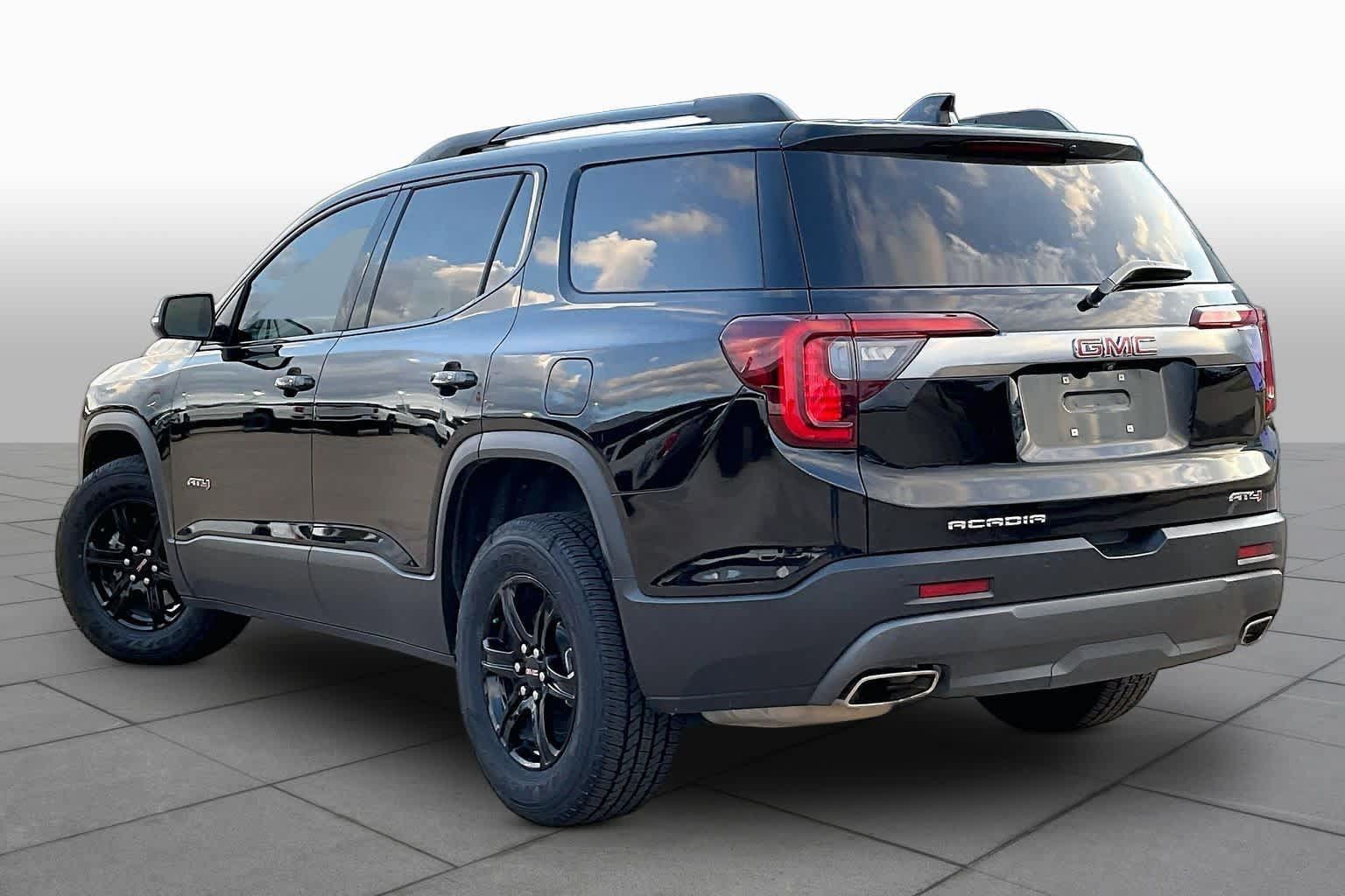 Used 2023 GMC Acadia AT4 w/ Technology Package AWD/4WD image 11