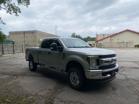 Used 2018 Ford F250 XLT w/ Snow Plow Prep Package AWD/4WD image 7