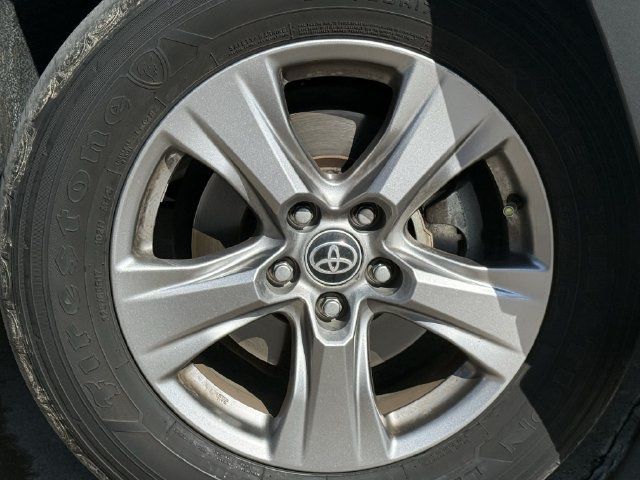 Used 2023 Toyota RAV4 XLE FWD image 9