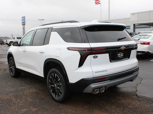 New 2026 Chevrolet Traverse LT w/ Sun and Wheel Package image 7