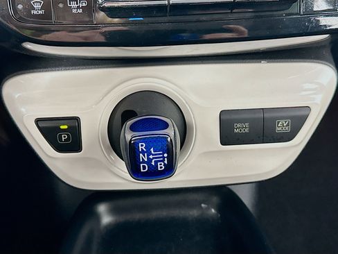 Used 2016 Toyota Prius Two image 23