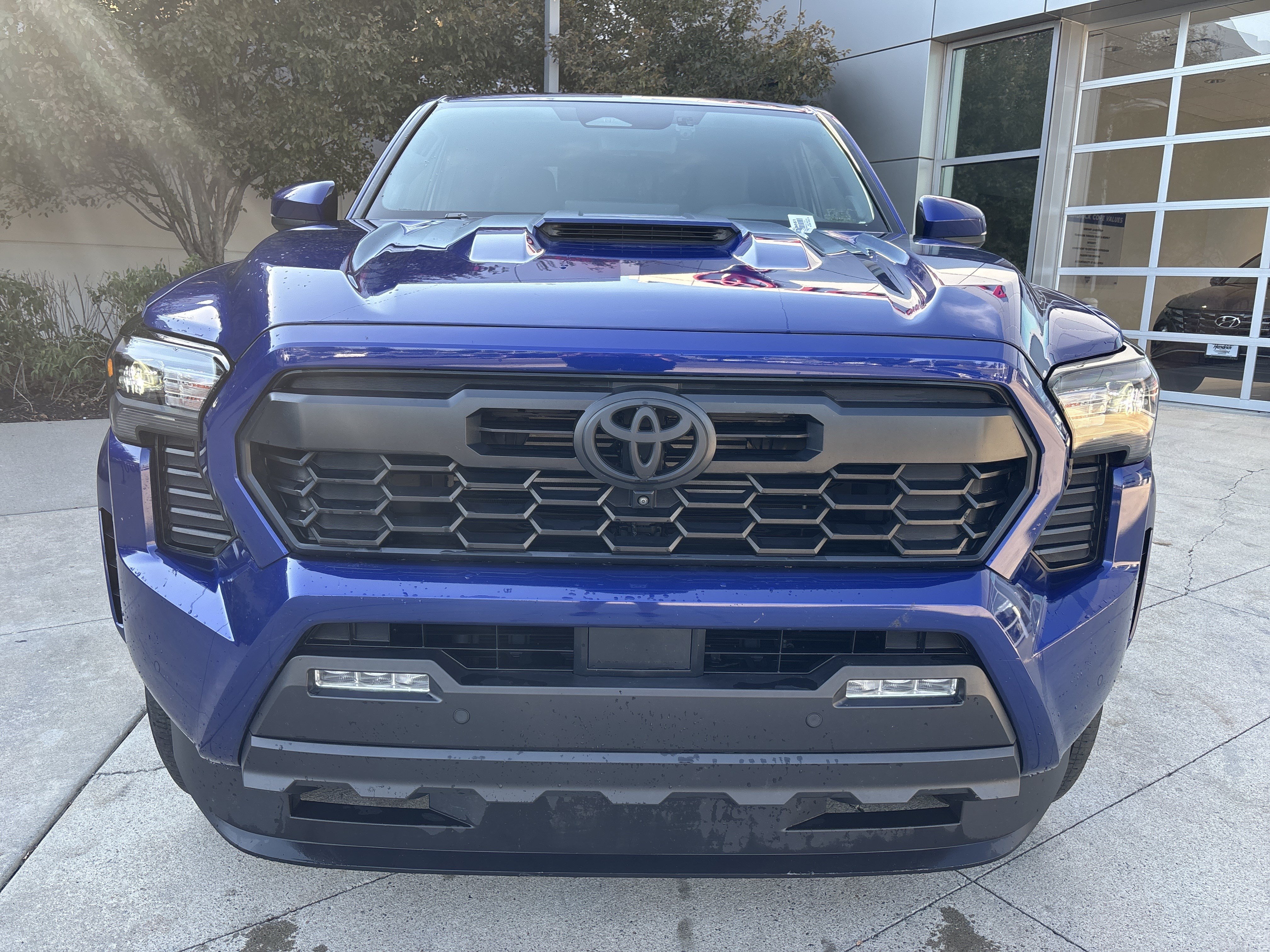 Used 2024 Toyota Tacoma TRD Sport w/ TRD Sport Premium Package AWD/4WD image 5