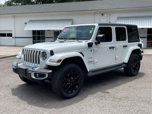 Used 2023 Jeep Wrangler Unlimited Sahara w/ Cold Weather Group AWD/4WD image 29