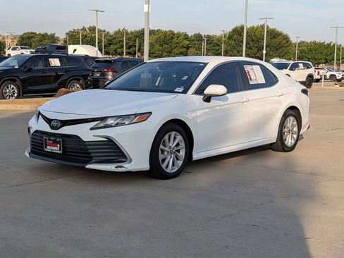 Used 2022 Toyota Camry LE FWD image 10