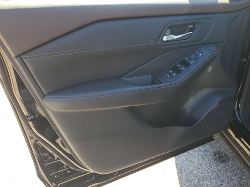 Certified 2023 Nissan Rogue SV w/ SV Premium B Package image 16