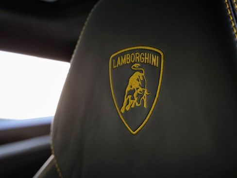Used 2019 Lamborghini Urus image 21