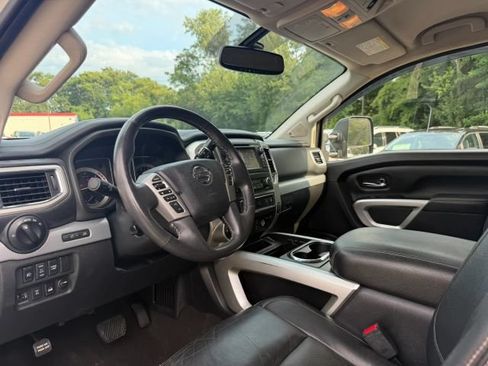 Used 2017 Nissan Titan PRO-4X w/ Pro-4x Convenience Package AWD/4WD image 10