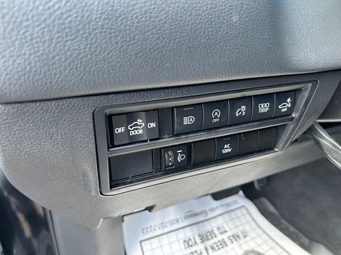 Used 2022 Toyota Tundra Limited w/ Power Package AWD/4WD image 22