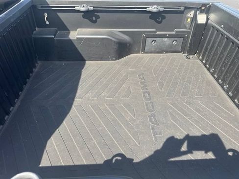 Used 2019 Toyota Tacoma SR5 RWD image 15