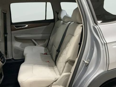 Used 2026 Volkswagen Atlas SE AWD/4WD image 13