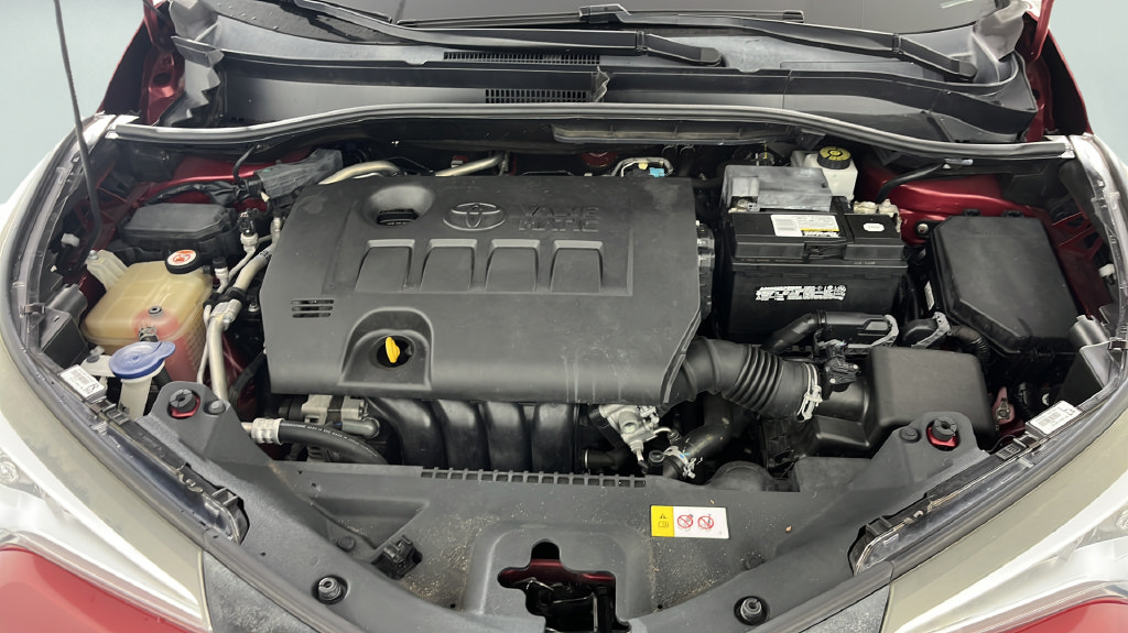 Used 2019 Toyota C-HR LE FWD image 36