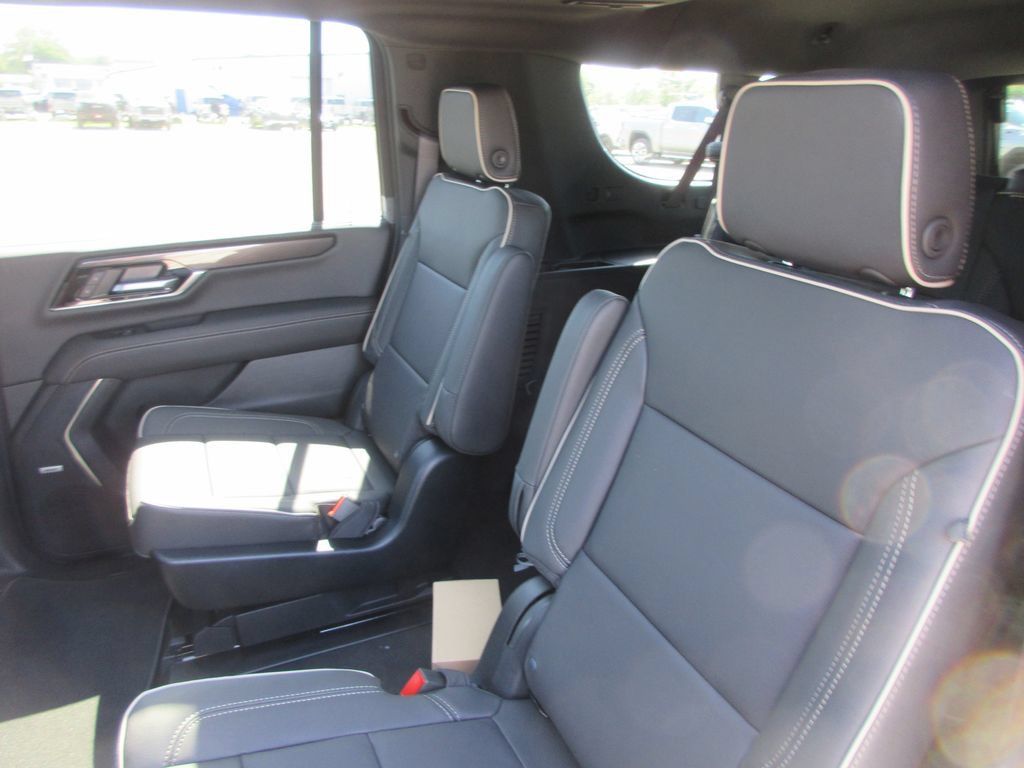 New 2026 GMC Yukon XL Elevation w/ Elevation Premium Package AWD/4WD image 13