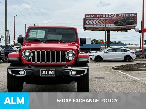 Used 2025 Jeep Wrangler Unlimited Sahara AWD/4WD image 3
