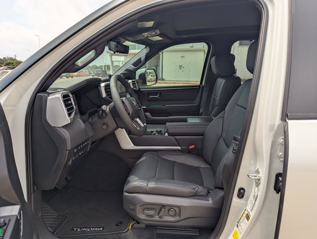 Used 2025 Toyota Tundra Platinum AWD/4WD image 4