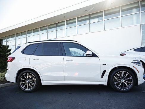 Used 2023 BMW X5 xDrive45e w/ M Sport Package image 4