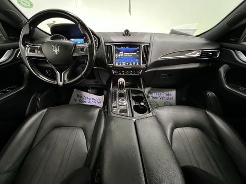 Used 2018 Maserati Levante AWD/4WD image 18