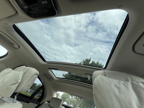Certified 2025 Mercedes-Benz S 580 4MATIC Sedan image 28