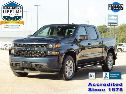 Used 2022 Chevrolet Silverado 1500 Custom w/ LPO, Dark Essentials Package AWD/4WD image 3