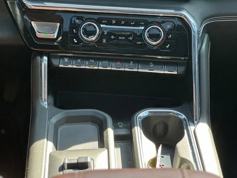 Used 2024 GMC Sierra 2500 Denali Ultimate w/ Max Trailering Package AWD/4WD image 25