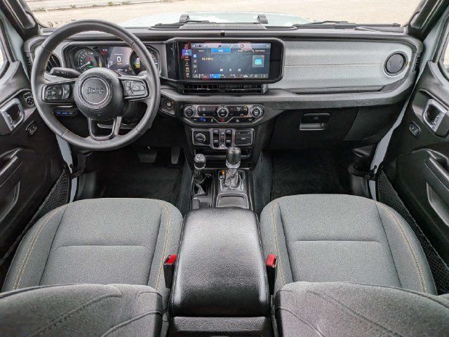 Used 2024 Jeep Wrangler Unlimited AWD/4WD image 14