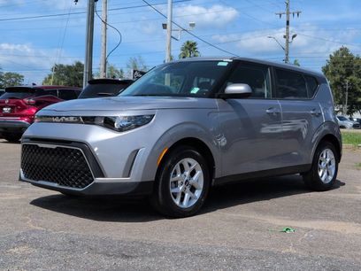Certified 2025 Kia Soul LX w/ LX Technology Package