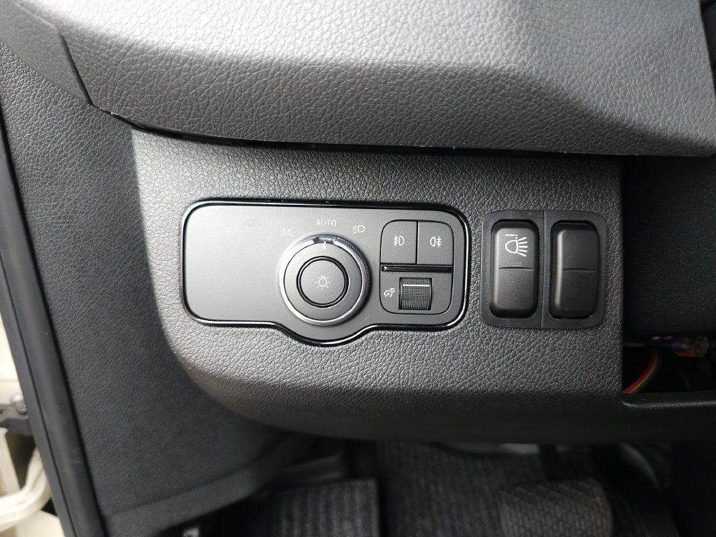 Used 2023 Mercedes-Benz Sprinter 2500 image 12