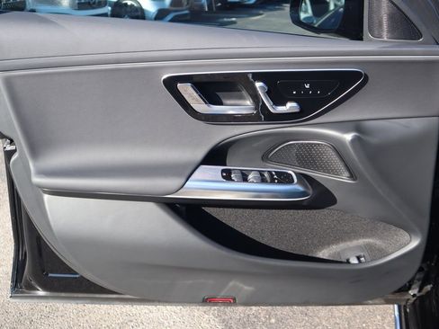 Used 2025 Mercedes-Benz E 450 4MATIC Sedan image 17