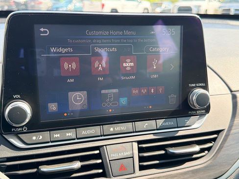 Used 2025 Nissan Altima 2.5 SV FWD image 27
