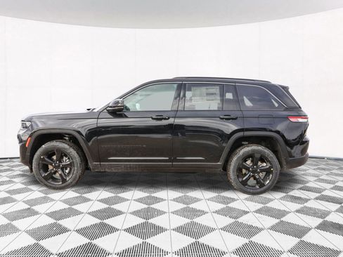 New 2026 Jeep Grand Cherokee Limited w/ Limited Altitude Package AWD/4WD image 9