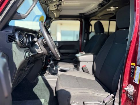 Used 2021 Jeep Gladiator Sport AWD/4WD image 7