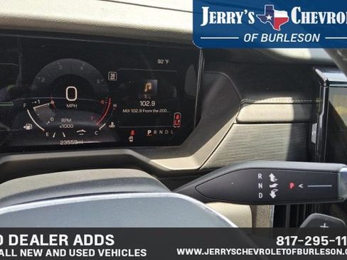 Used 2026 GMC Acadia Elevation w/ Elevation Premium Package FWD image 8