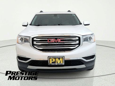 Used 2017 GMC Acadia SLT FWD image 2